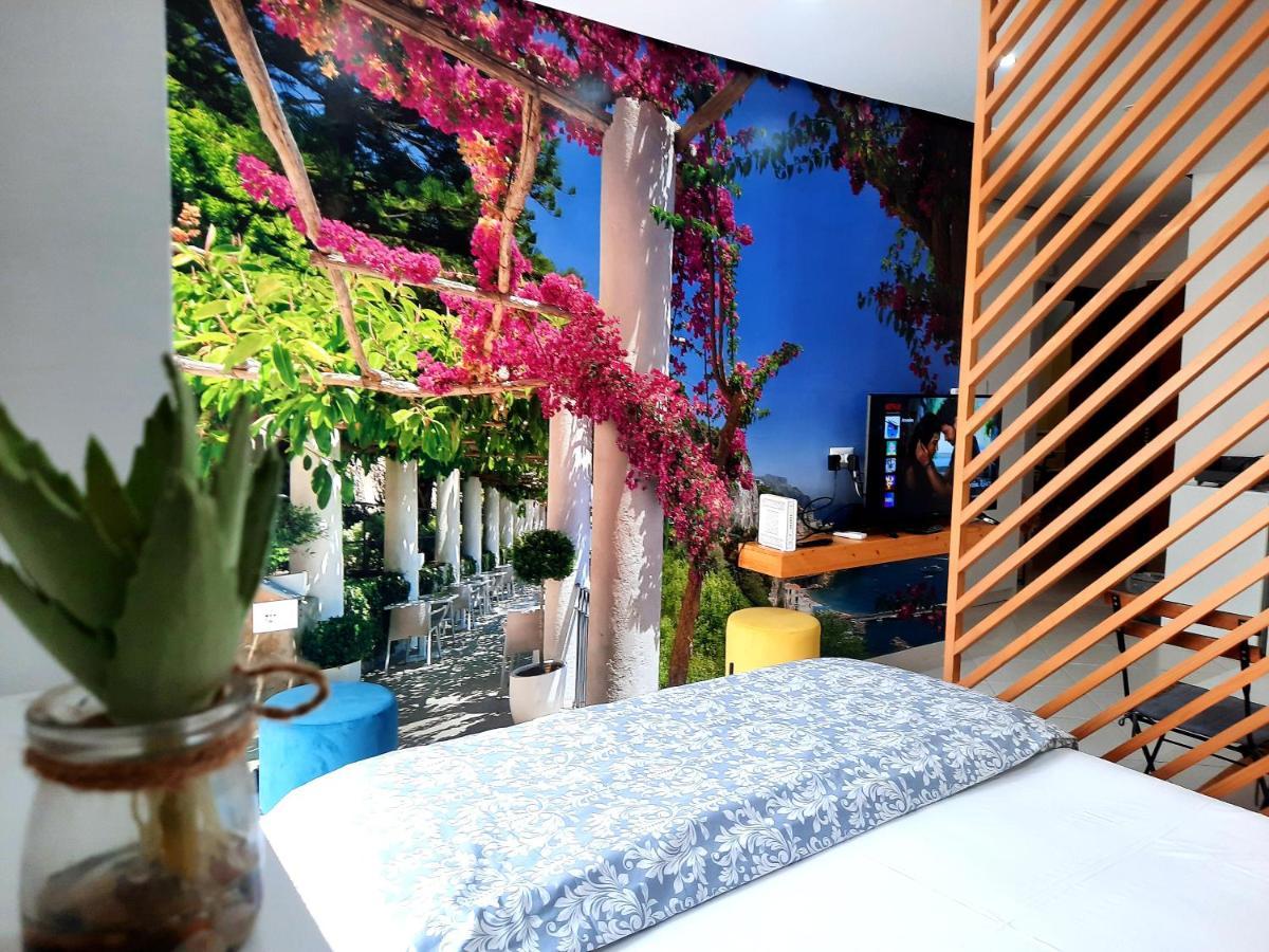 Promenade Apts * Saranda
